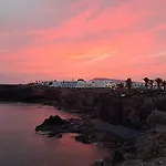 Lanzarote Clocló - Private Heated Pool, Wifi, Private Parking *