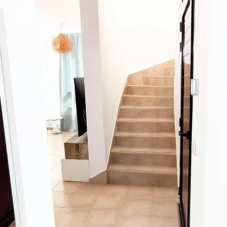Lanzarote Cloclo - Private Heated Pool, Wifi, Private Parking Villa *