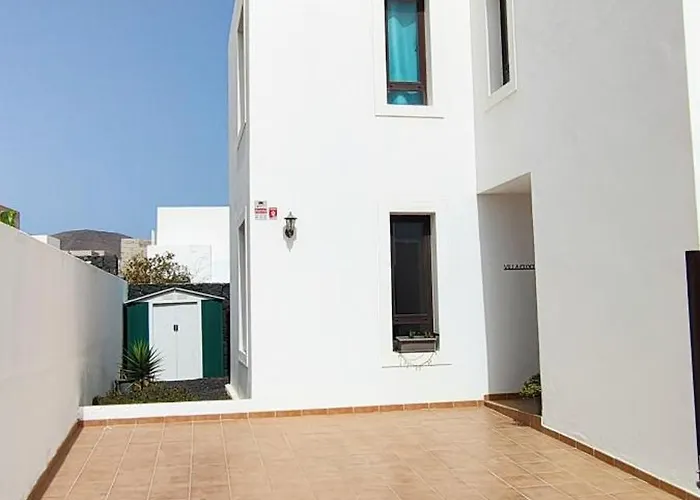 Lanzarote Cloclo - Private Heated Pool, Wifi, Private Parking Playa Blanca