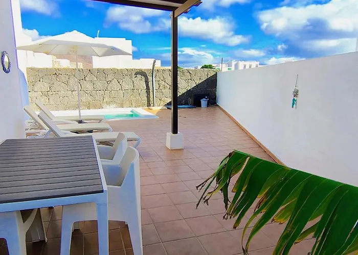 Lanzarote Cloclo - Private Heated Pool, Wifi, Private Parking Villa Playa Blanca