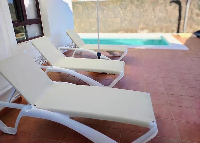 Lanzarote Cloclo - Private Heated Pool, Wifi, Private Parking * Playa Blanca