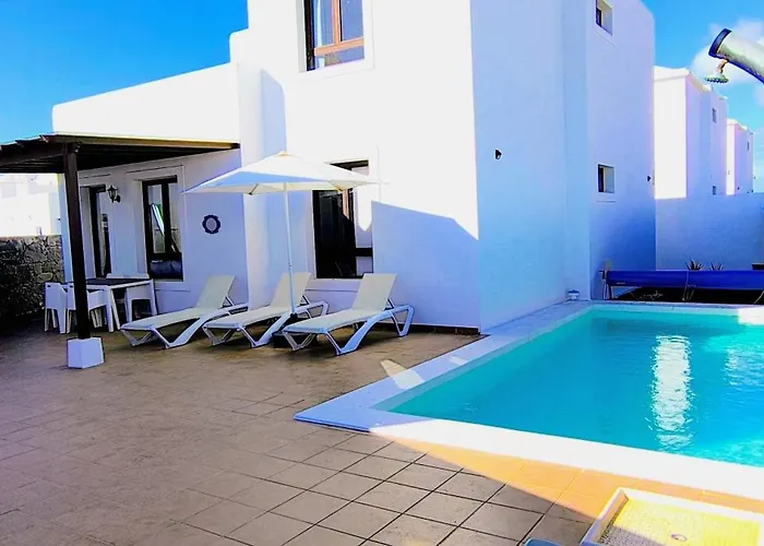 Villa Lanzarote Cloclo - Private Heated Pool, Wifi, Private Parking