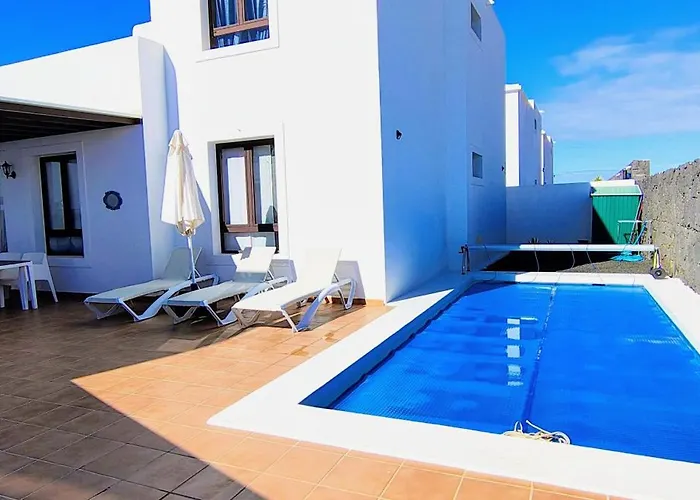 Lanzarote Cloclo - Private Heated Pool, Wifi, Private Parking Willa