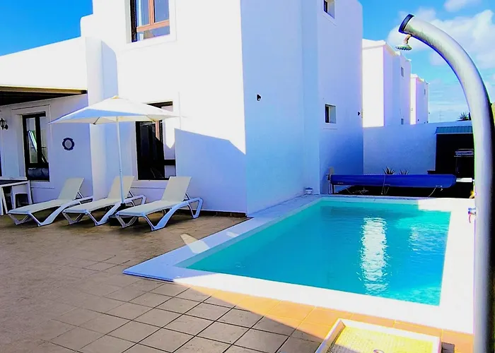 Lanzarote Cloclo - Private Heated Pool, Wifi, Private Parking Playa Blanca