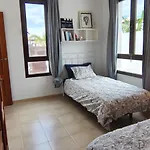 Lanzarote Cloclo - Private Heated Pool, Wifi, Private Parking Playa Blanca